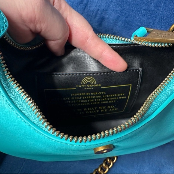 Kurt Geiger Small Leather Chelsea Hobo Crossbody Bag with Eagle and Gold Chain - Picture 5 of 6